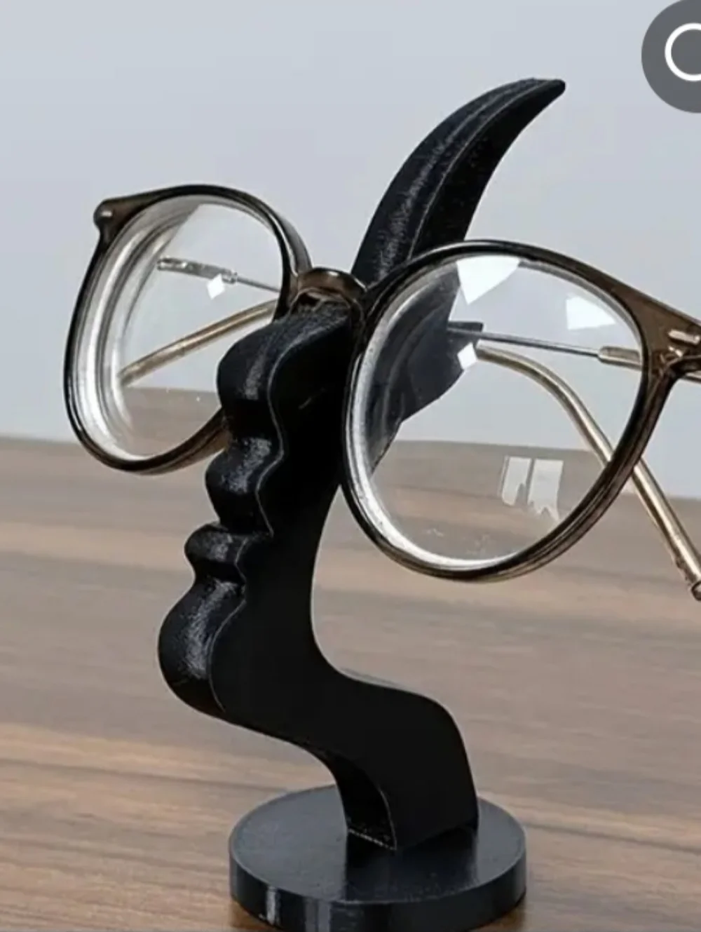 Sun Glasses Holder In Shape Of Face Color Black